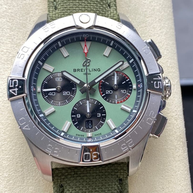 Breitling Avenger AB0147101L1X1 - 1:1 Best Edition Replica Watches