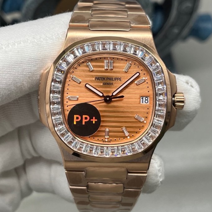 Patek Philippe Nautilus 5723-1R-001 - 1:1 Best Edition Replica Watches